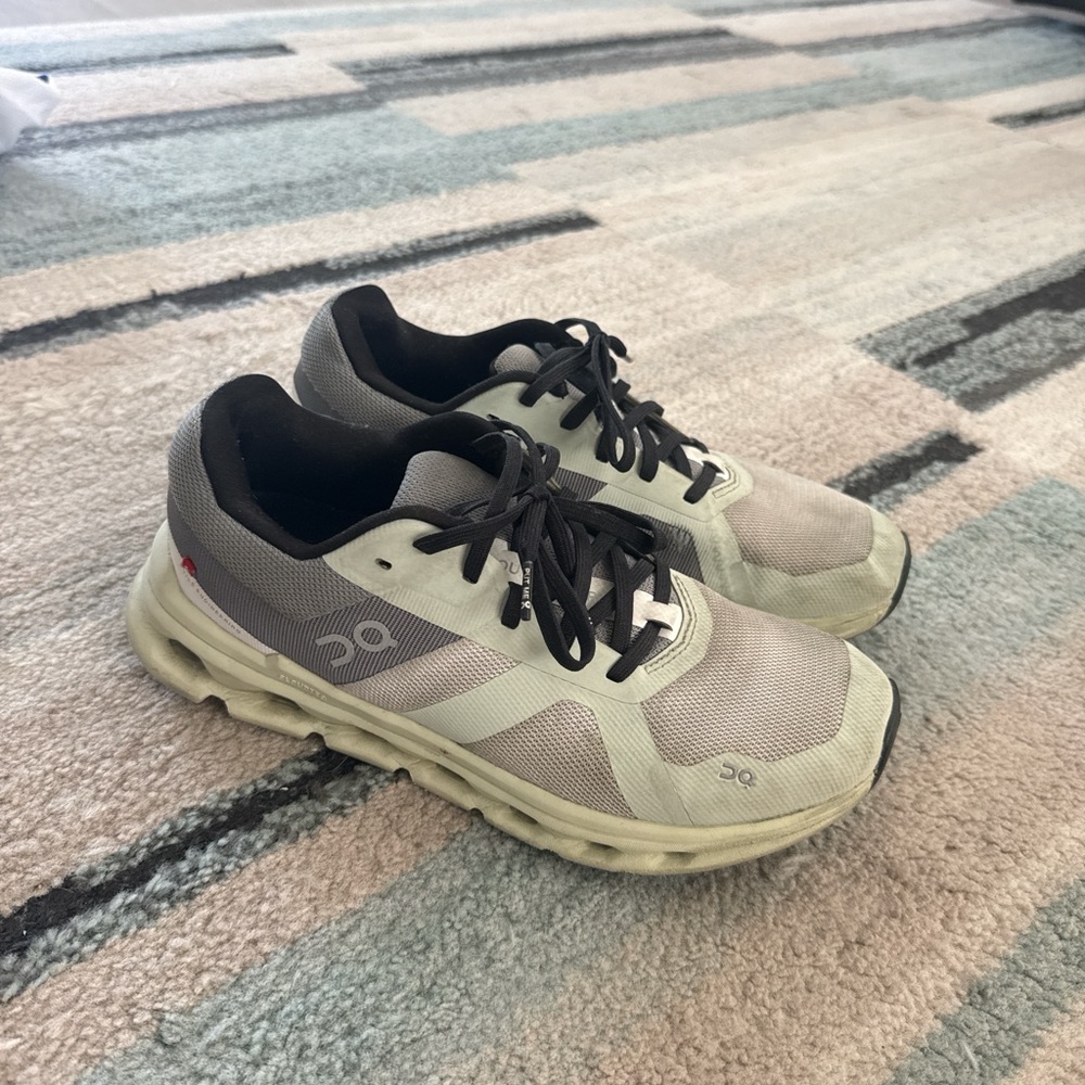 On Running Running womens Cloudnova Lightweight Gray/Black Running Shoes